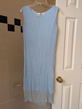 Silk blend Light blue sleeveless crinkle dress Size M-L